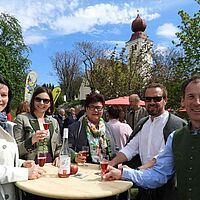 Blütenfest im Apfeldorf Puch