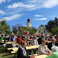 Blütenfest im Apfeldorf Puch