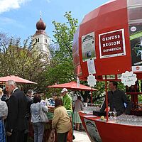 Blütenfest im Apfeldorf Puch