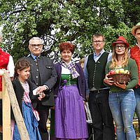 Blütenfest im Apfeldorf Puch